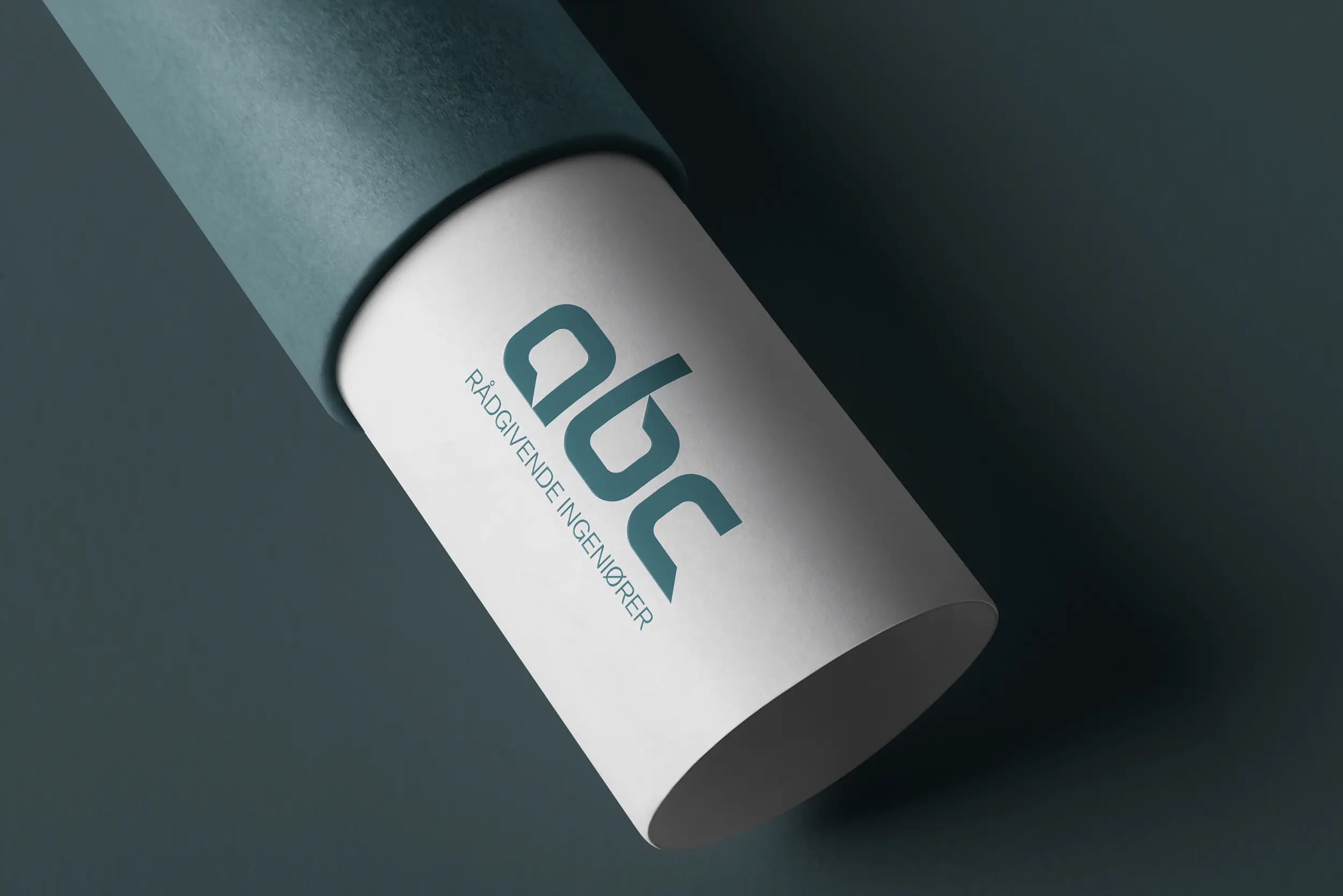 Design af logo til ingeniører på papir